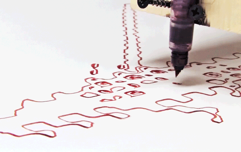 Принтер печатает кровью